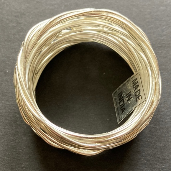 Set of 12 Silver Intricately Woven Napkin Rings/Made in India/NEW IN PLASTIC BAG - Picture 4 of 4